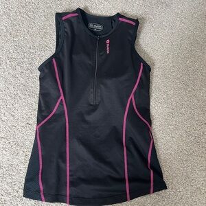 SUGOI Black and Pink Fitted Sleeveless Blast Tri Tank- Built in Bra EUC size S